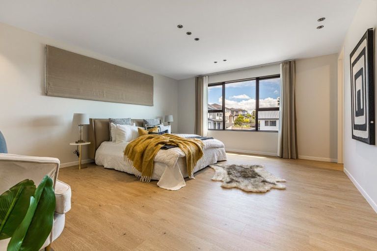 Photo of property in 38 Fernhill Way, Oteha, Auckland, 0632