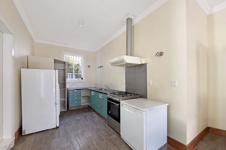 Photo of property in 123a Glenmore Street, Kelburn, Wellington, 6012