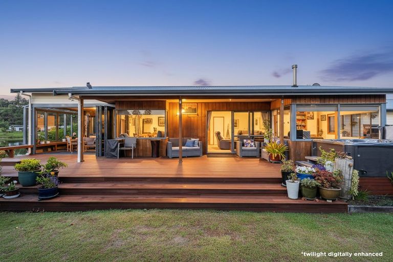Photo of property in 15 Martin Place, Cooks Beach, Whitianga, 3591