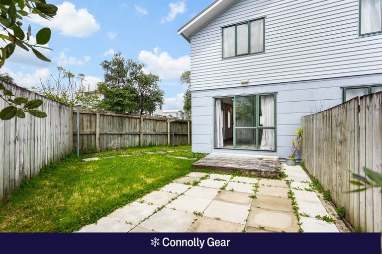 Photo of property in 2626/10 John Jennings Drive, Oteha, Auckland, 0632