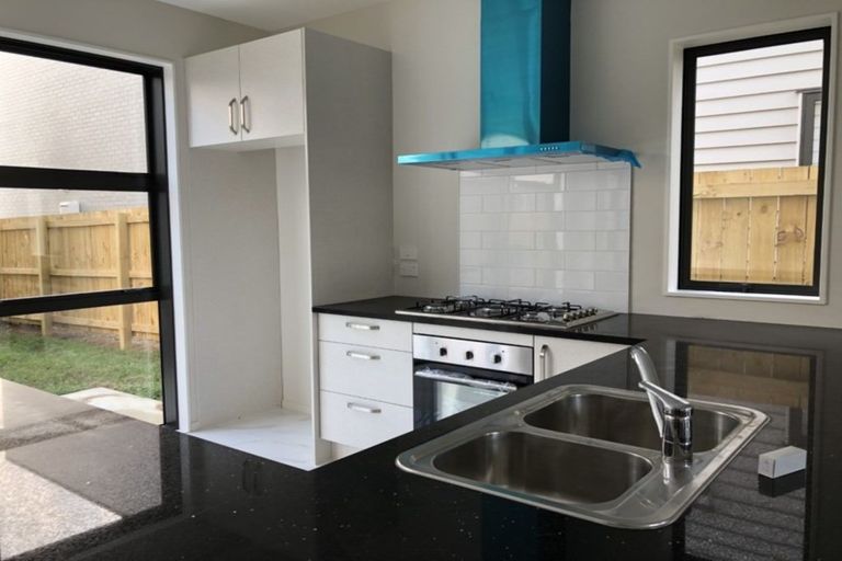 Photo of property in 14b Hollowout Street, Takanini, 2112