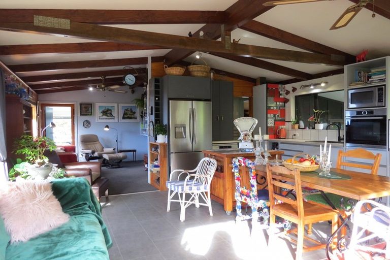 Photo of property in 15 Puriri Place, Tuateawa, Coromandel, 3583