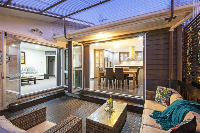 Photo of property in 2/38 Stanniland Street, Sunnyhills, Auckland, 2010