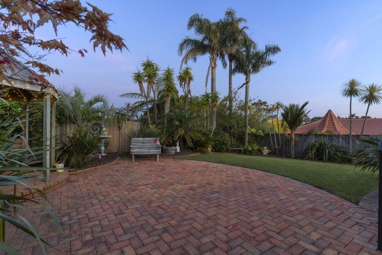 Photo of property in 54 Marina View Drive, West Harbour, Auckland, 0618