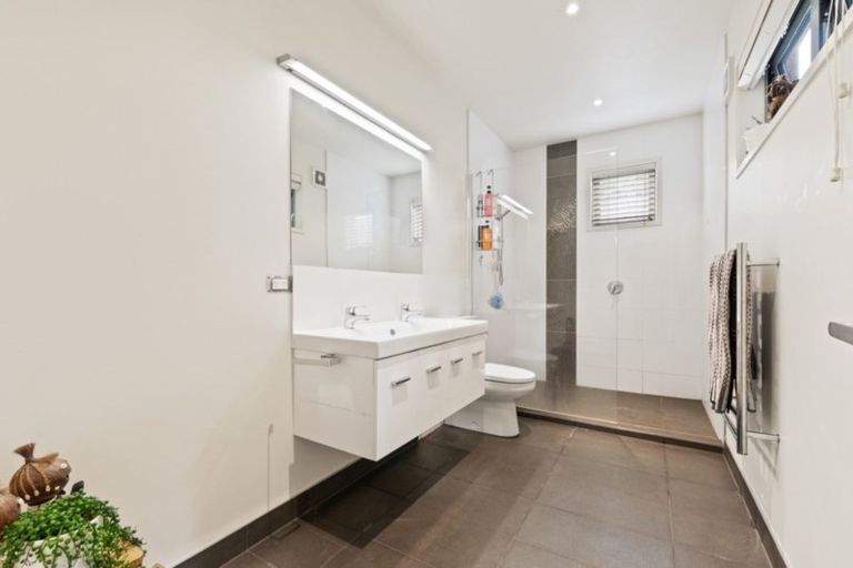 Photo of property in 55 Pinetone Road, Kumeu, 0892