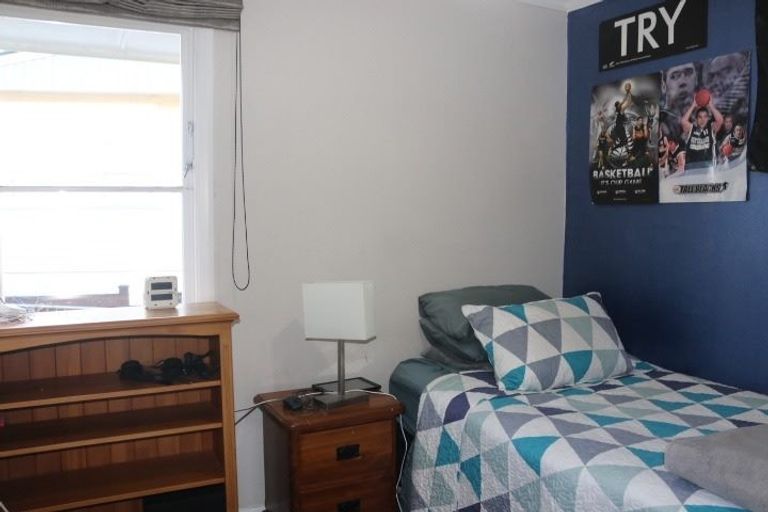 Photo of property in 30 Churchill Avenue, Hokowhitu, Palmerston North, 4410