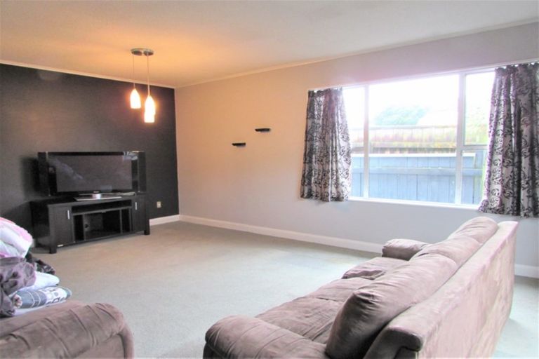 Photo of property in 5 Vincent Street, Waterloo, Lower Hutt, 5011