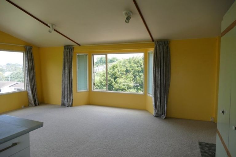 Photo of property in 80n Tirimoana Road, Te Atatu South, Auckland, 0602