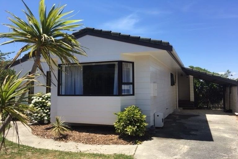 Photo of property in 38 Bodmin Terrace, Camborne, Porirua, 5026