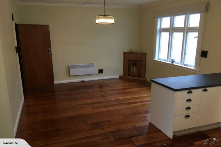 Photo of property in 19 Chatham Street, Berhampore, Wellington, 6023