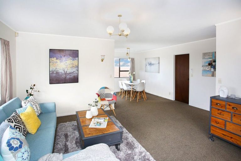 Photo of property in 2/16 Ridge Road, Howick, Auckland, 2014