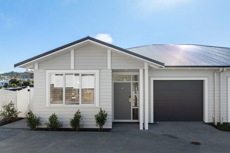 Photo of property in 204 Landmark Terrace, Orewa, 0931