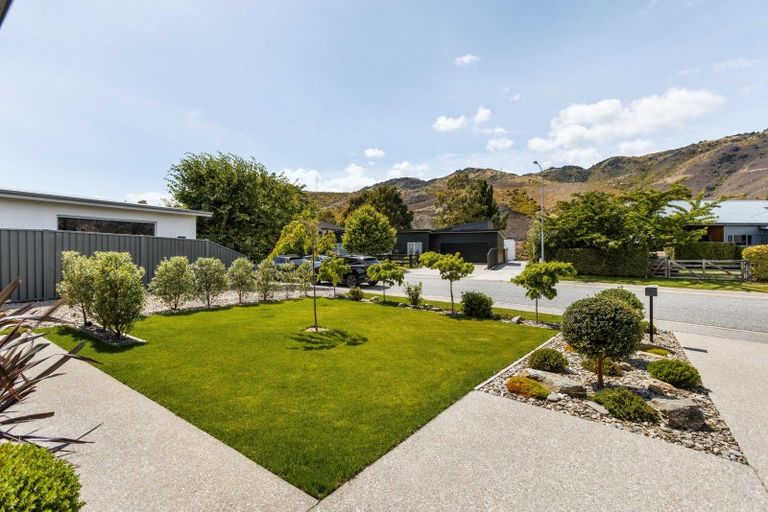 Photo of property in 18 Sunhaven Cove, Cromwell, 9310