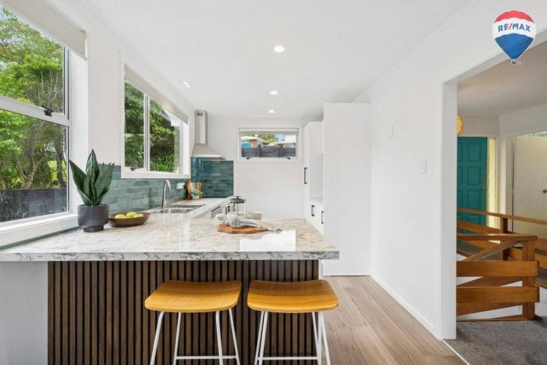 Photo of property in 86 Holborn Drive, Stokes Valley, Lower Hutt, 5019