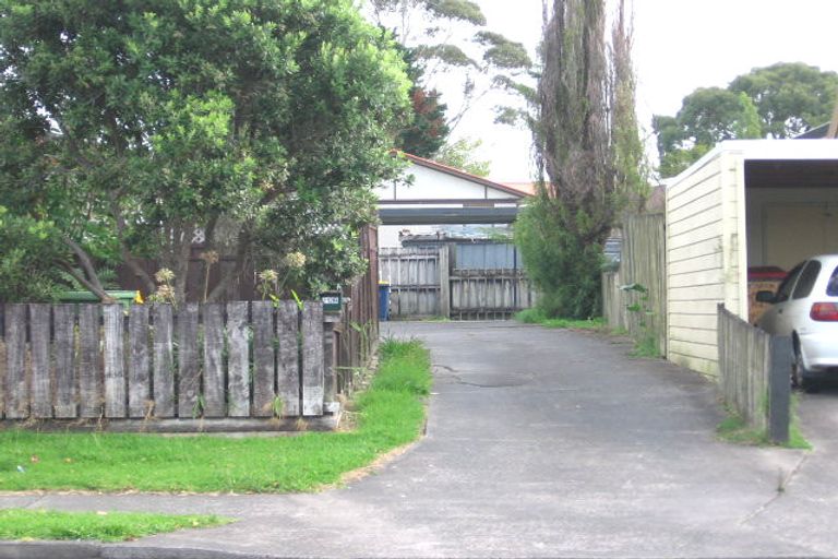 Photo of property in 2/212 Waitemata Drive, Ranui, Auckland, 0612