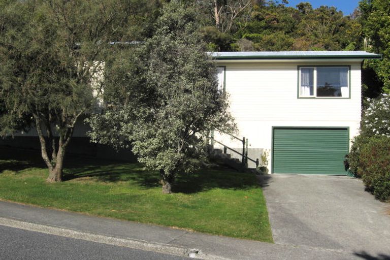 Photo of property in 34 Kingsley Street, Stokes Valley, Lower Hutt, 5019