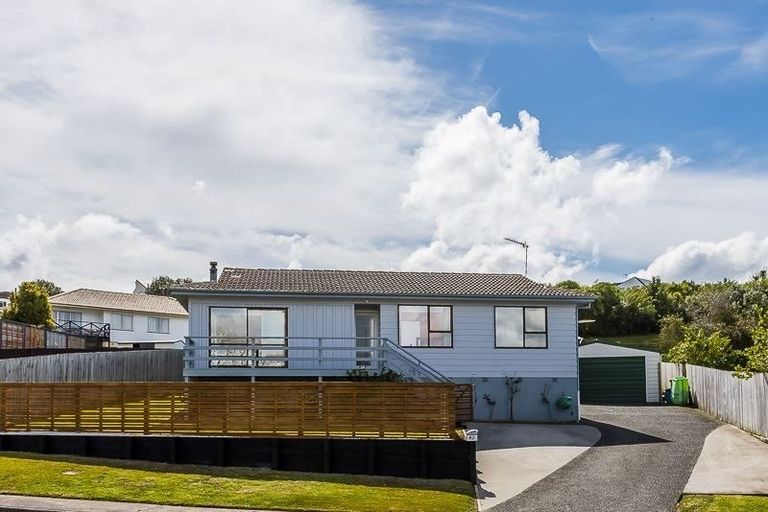 Photo of property in 62 West Harbour Drive, West Harbour, Auckland, 0618