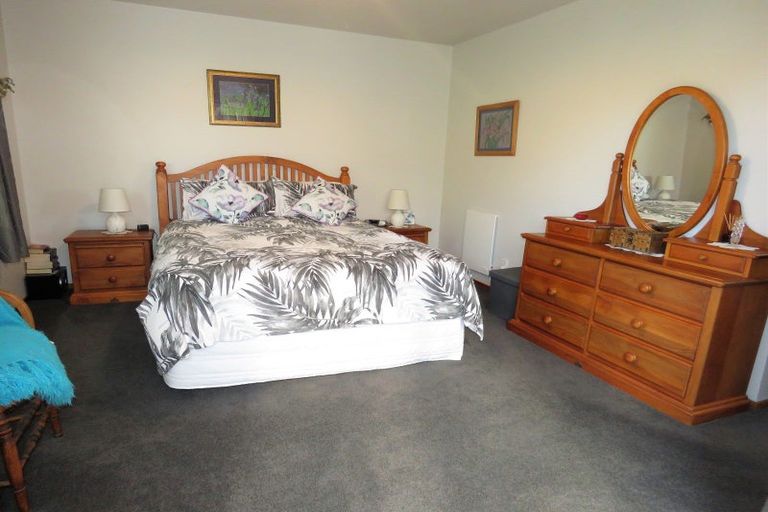 Photo of property in 5 Rochfort Place, Westport, 7825