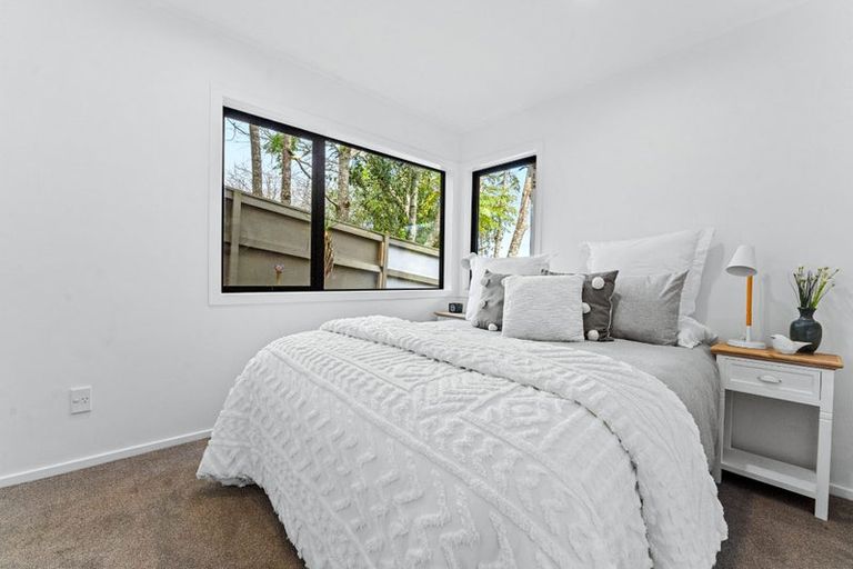 Photo of property in 2/21 Tobruk Crescent, Milford, Auckland, 0620