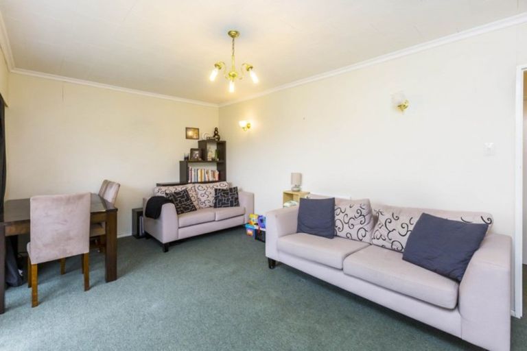 Photo of property in 1/1 Heretaunga Square, Silverstream, Upper Hutt, 5019