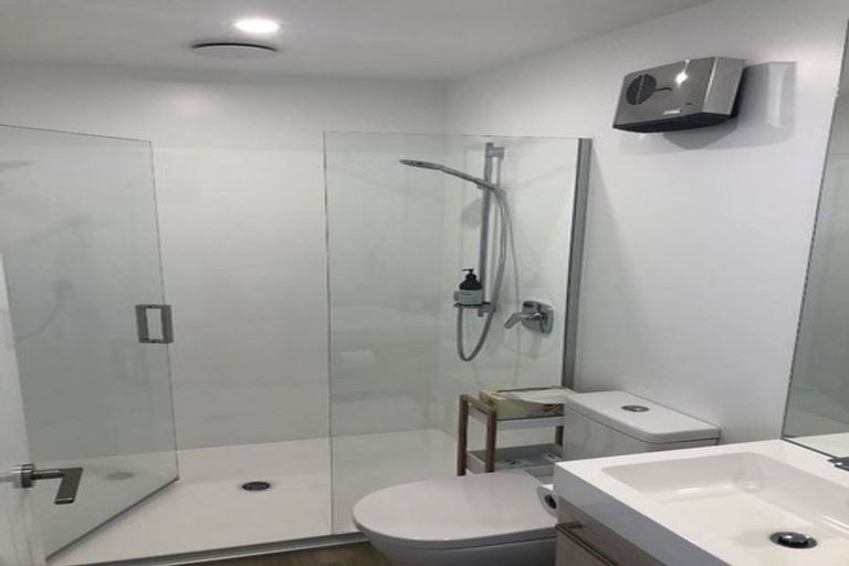 Photo of property in 8 Highlands Close, Queenstown, 9300