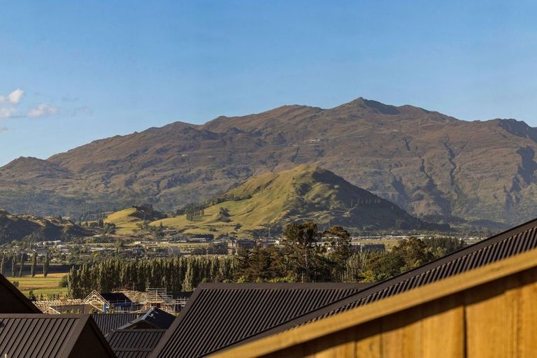 Photo of property in 39 Spur Ridge Rise, Jacks Point, 9371