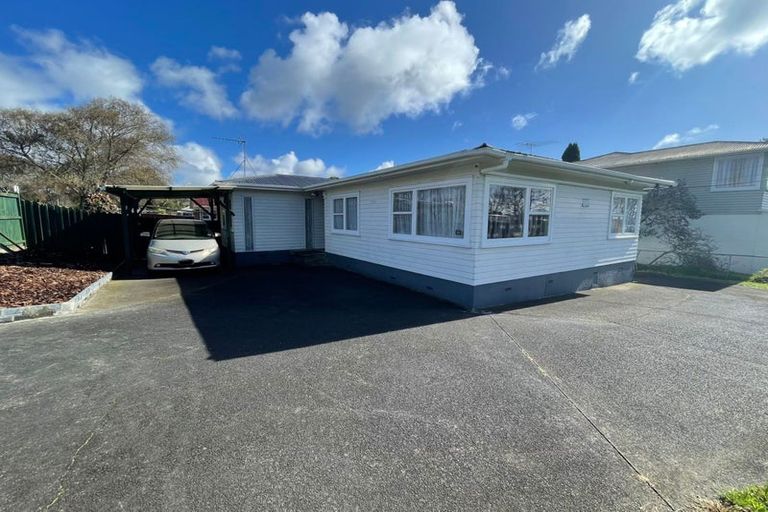 Photo of property in 1 Chartwell Avenue, Glenfield, Auckland, 0629