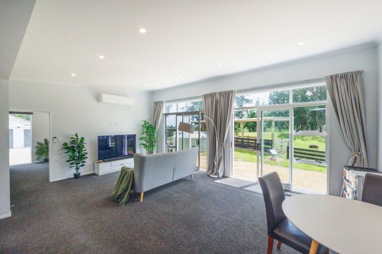 Photo of property in 78 Tamatarau Road, Tokomaru, Palmerston North, 4474