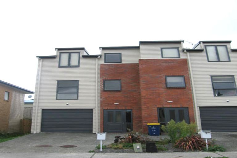 Photo of property in 7 Barnea Circle, Glen Eden, Auckland, 0602