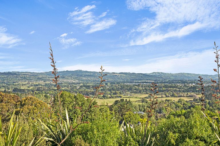 Photo of property in 40 Henriette Place, Totara Park, Auckland, 2105