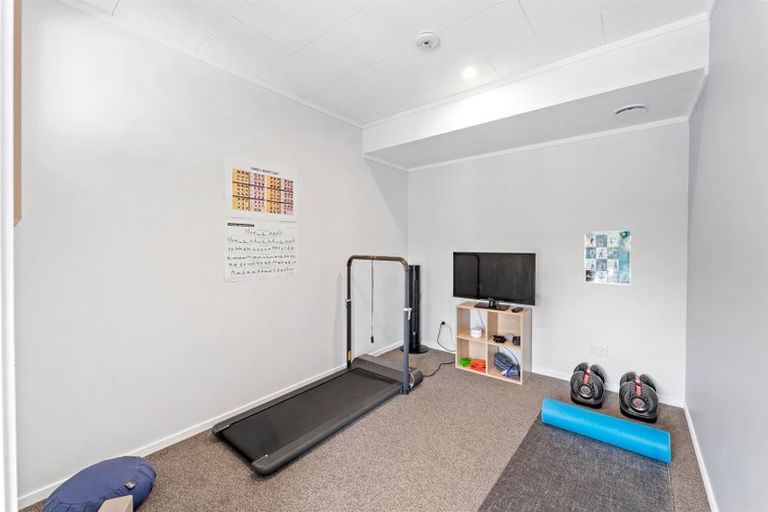 Photo of property in 2/59 Topliss Drive, Northcross, Auckland, 0632