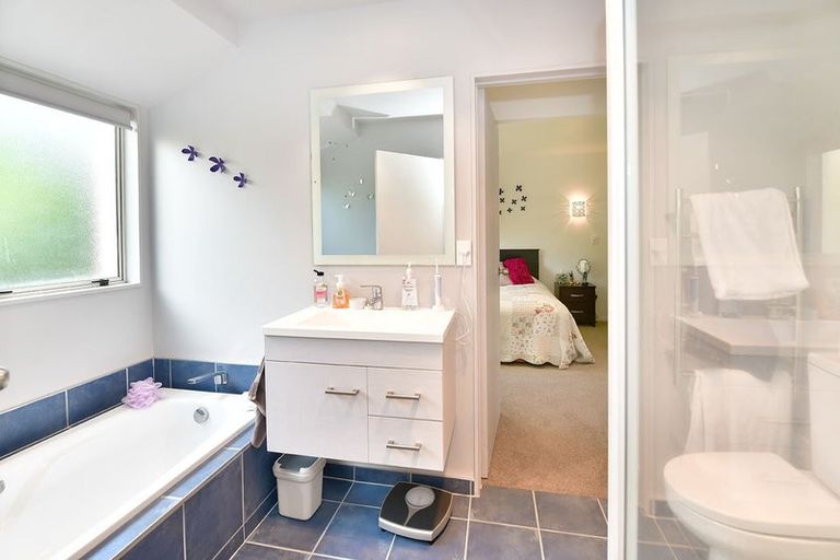 Photo of property in 47b Centreway Road, Orewa, 0931