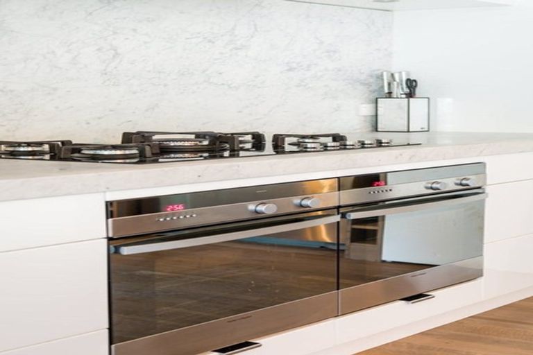 Photo of property in 1/11 Garmons Way, Castor Bay, Auckland, 0620