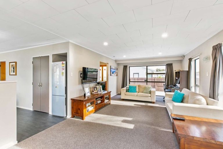 Photo of property in 5 Sequoia Place, Pukete, Hamilton, 3200