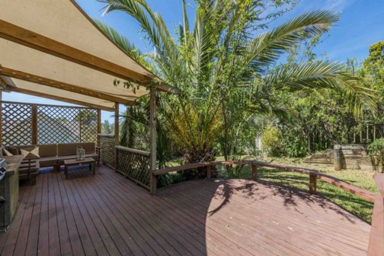 Photo of property in 11 Falls View Road, Haruru, 0204