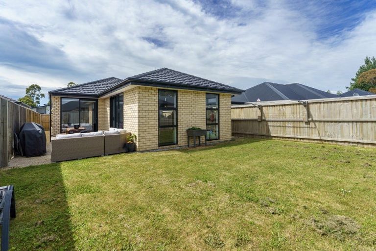 Photo of property in 10 Tara Crescent, Woodend, 7610