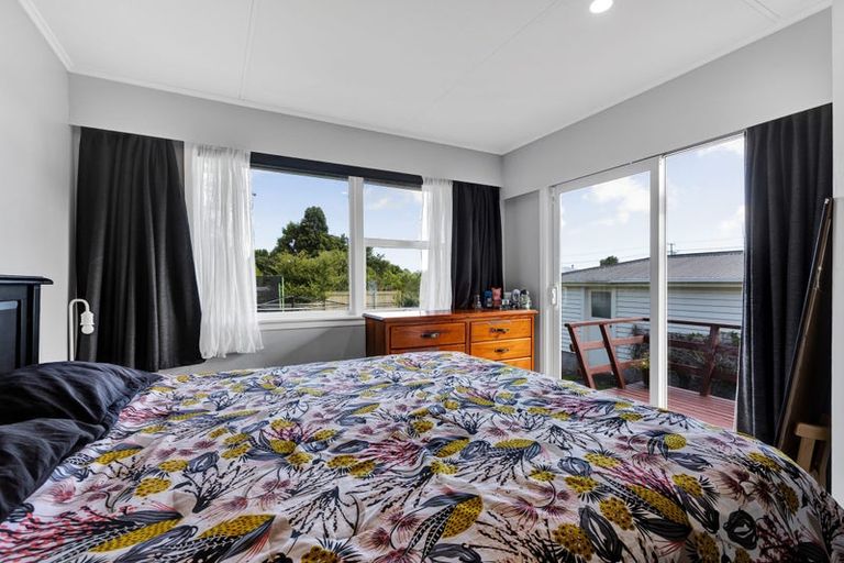 Photo of property in 28 Old South Road, Okato, 4335