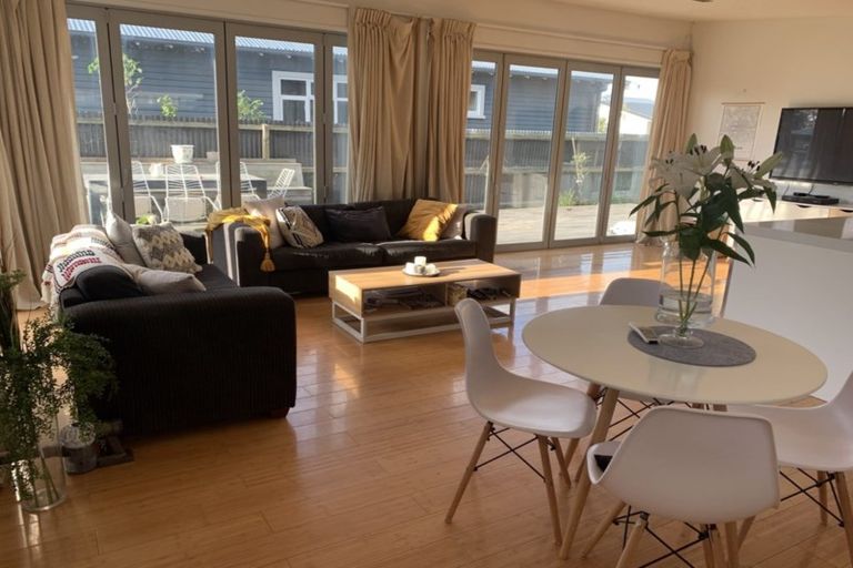 Photo of property in 33 Barbour Street, Waltham, Christchurch, 8011