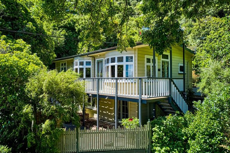 Photo of property in 13 Mahina Road, Mahina Bay, Lower Hutt, 5013