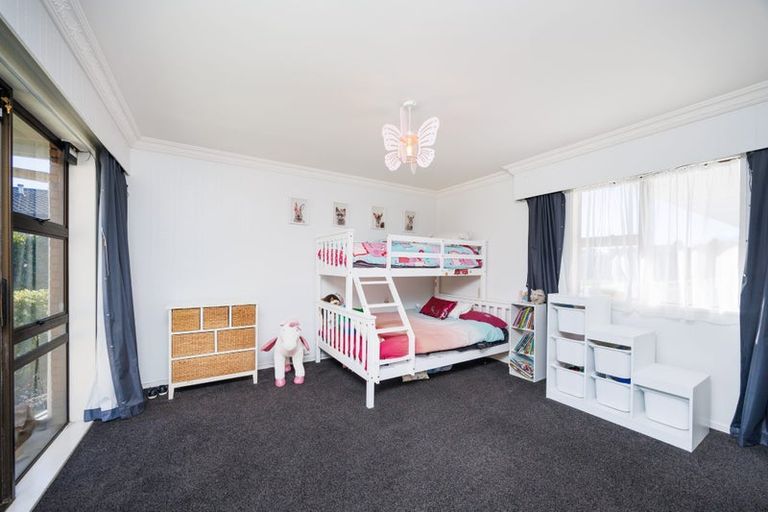 Photo of property in 18 Kentucky Way, Awapuni, Palmerston North, 4412