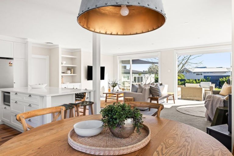 Photo of property in 8 Emerald Hill, Havelock North, 4130