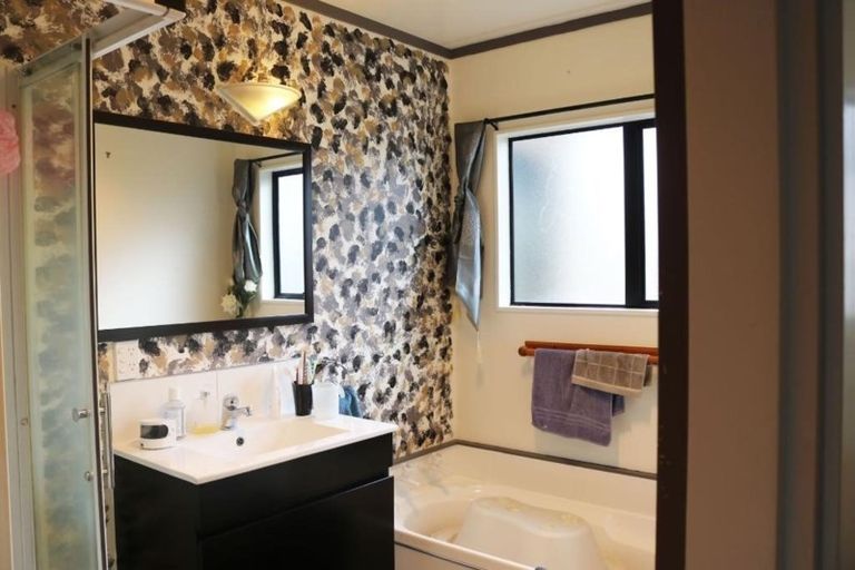 Photo of property in 2/38 Porutu Street, Fairfield, Lower Hutt, 5011