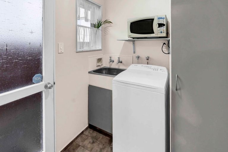 Photo of property in 2/32 Young Street, New Plymouth, 4310