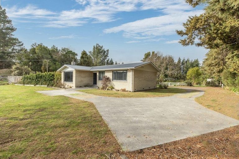 Photo of property in 10 Tukituki Road, Ashley Clinton, Takapau, 4286