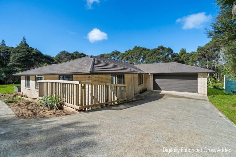 Photo of property in 296 Forest Hill Road, Waiatarua, Auckland, 0612