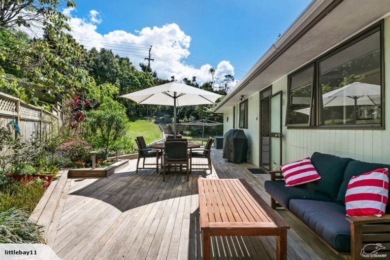 Photo of property in 41 John Dee Crescent, Red Beach, 0932