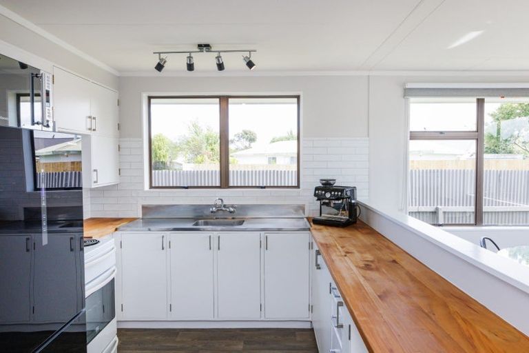 Photo of property in 25 Chelmarsh Place, Highbury, Palmerston North, 4412
