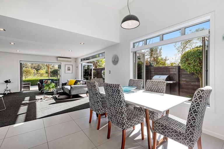 Photo of property in 8 Jellicoe Drive, Hamilton East, Hamilton, 3216