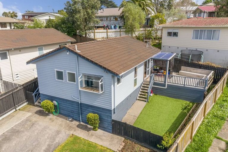Photo of property in 3/41 Elizabeth Drive, West Harbour, Auckland, 0618