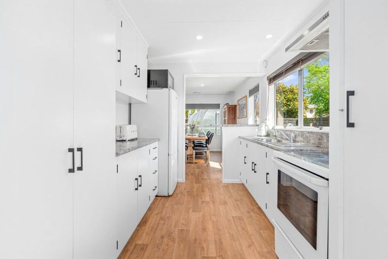 Photo of property in 15 Escort Grove, Awapuni, Palmerston North, 4412